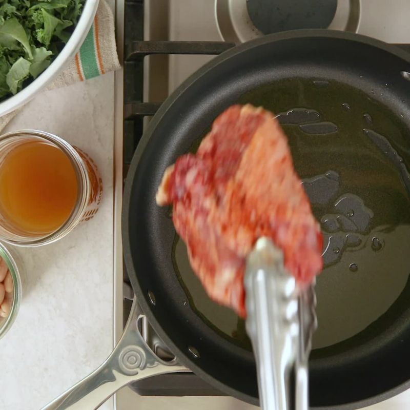 Play Le Creuset ® Toughened Non-Stick PRO 8" Fry Pan - video 4 of 4
